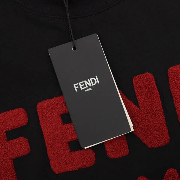 フェンディ 偽物 ロゴ エンブロイダリー クルーネックTシャツ fek26979